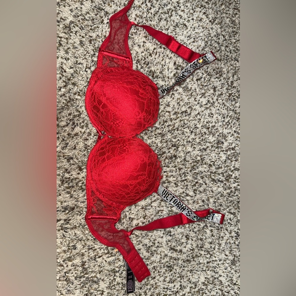 Women’s Red Lace push up bra